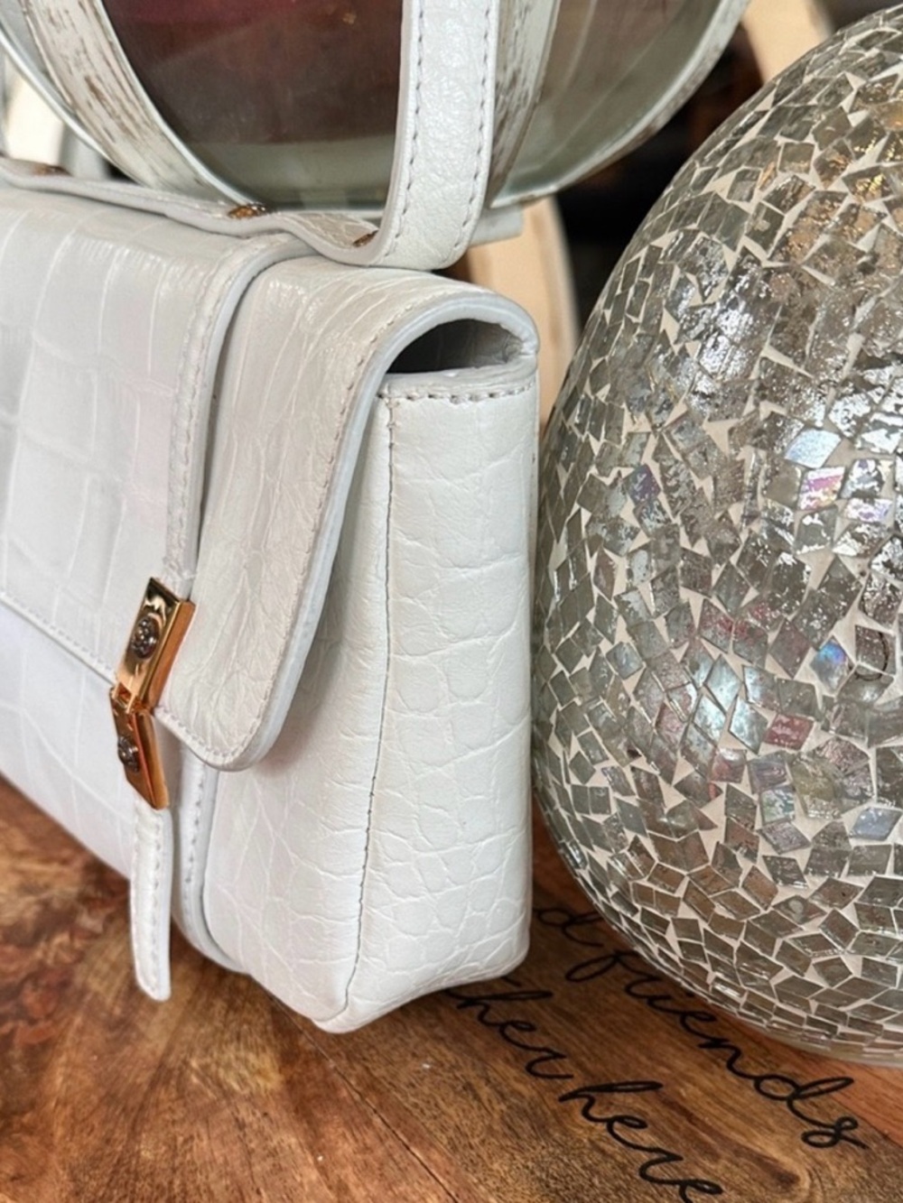 Henri Bendel White “Starlet” Crocodile-Embossed Leather Small Shoulder Bag GUC - Picture 2 of 16
